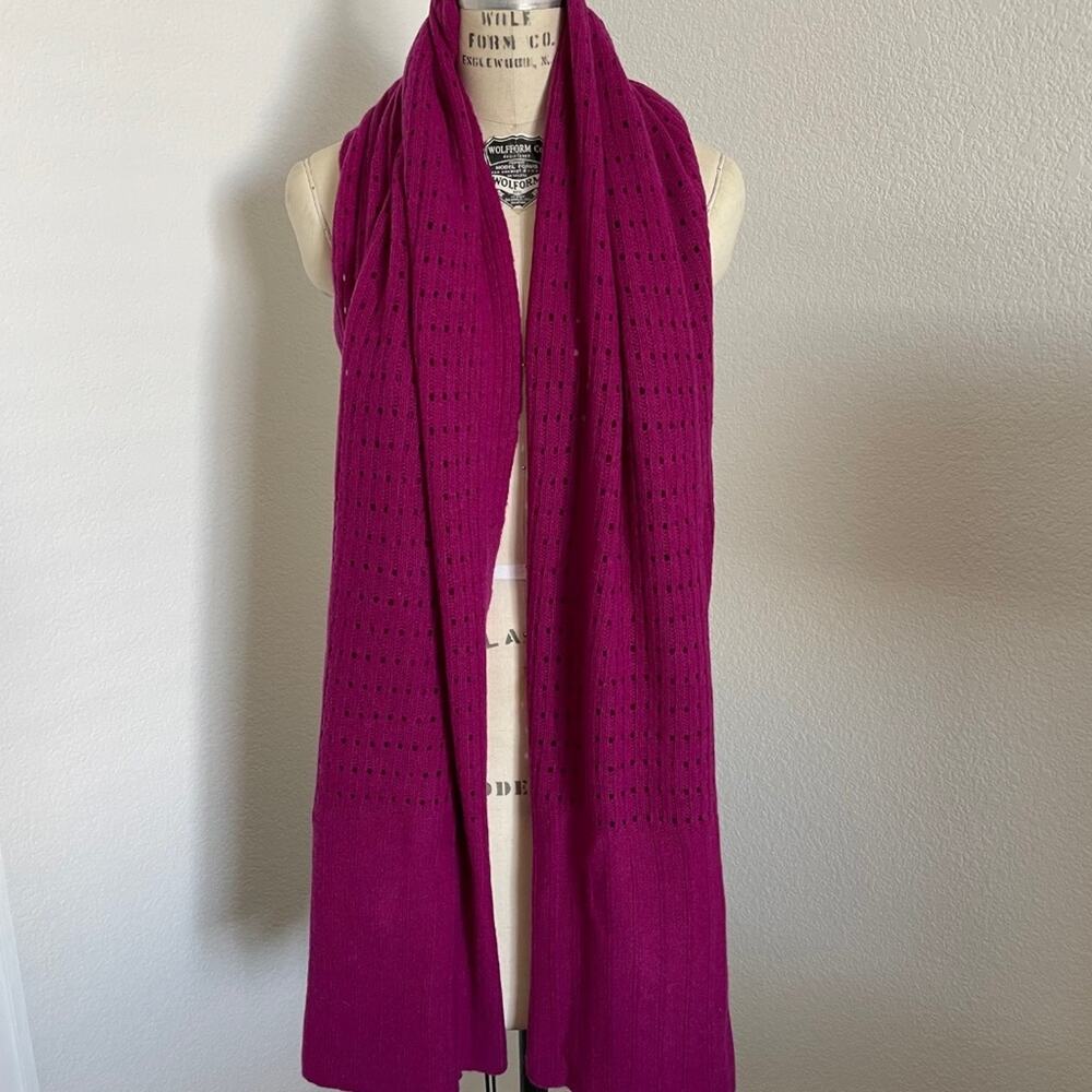 Kenneth Cole - Wool & Cashmere Multi Use Pointelle Knit Scarf - Picture 4 of 7